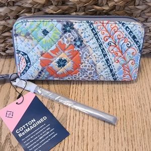 NWT Vera Bradley RFID Accordion Wallet/Wristlet in Citrus Paisley